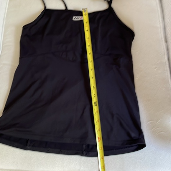 Louis Garneau sleeveless active (cycling) jersey with shelf bra - Picture 12 of 14